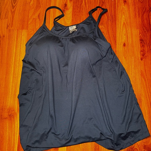 32 Degrees Cool Black and Navy Blue Bra Tank Top Bundle - Picture 2 of 8
